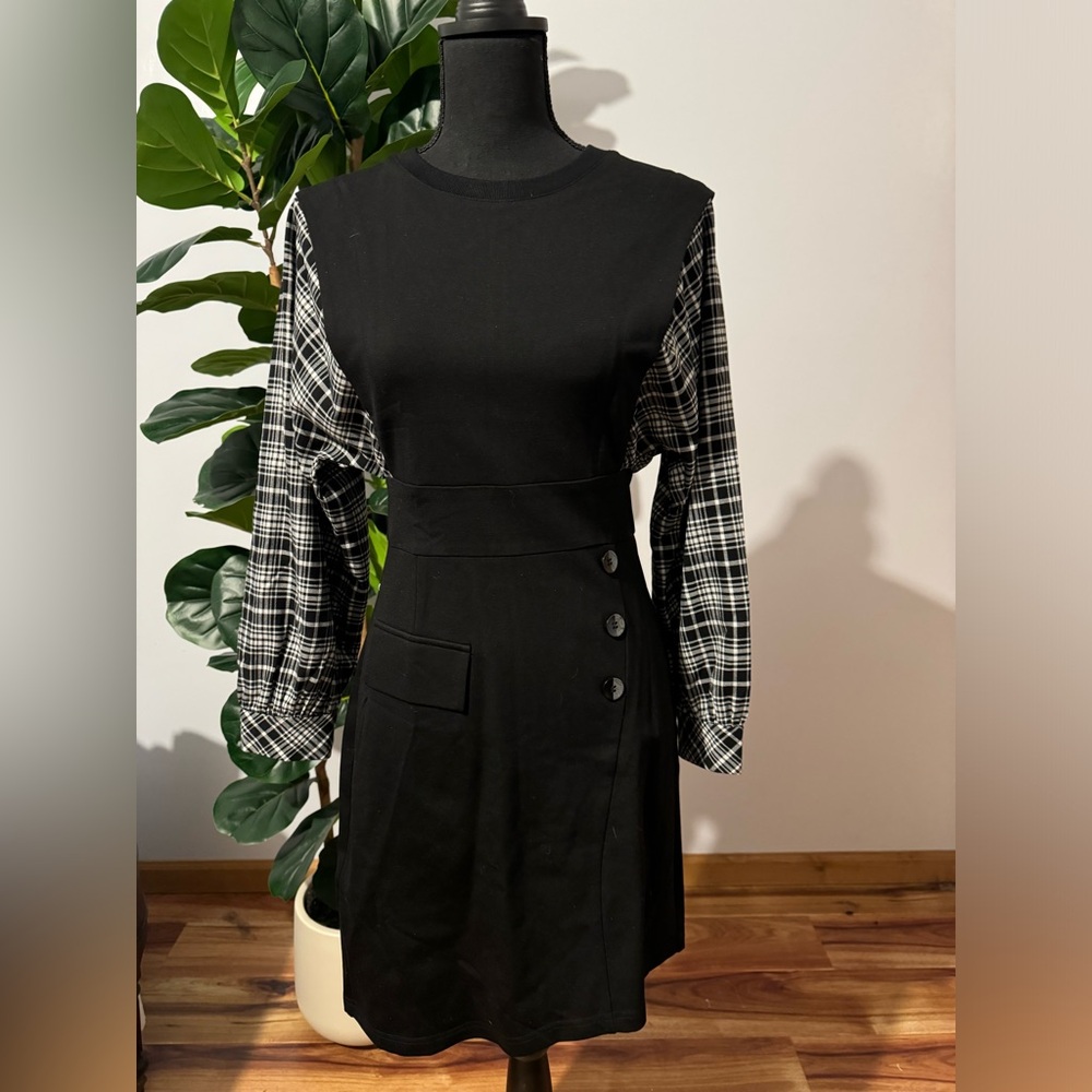 Elegant Black Dress with Plaid Sleeves